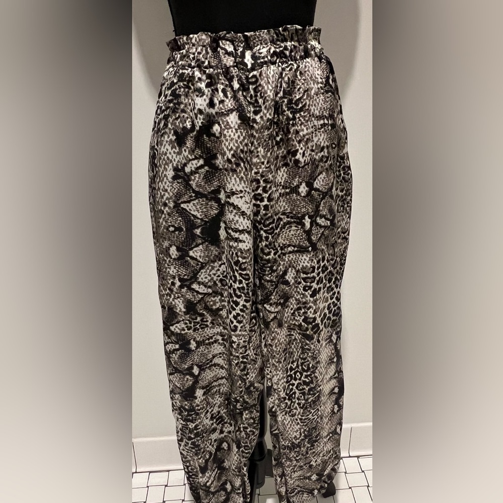 Hayden Size Large Women’s Animal Print Pants